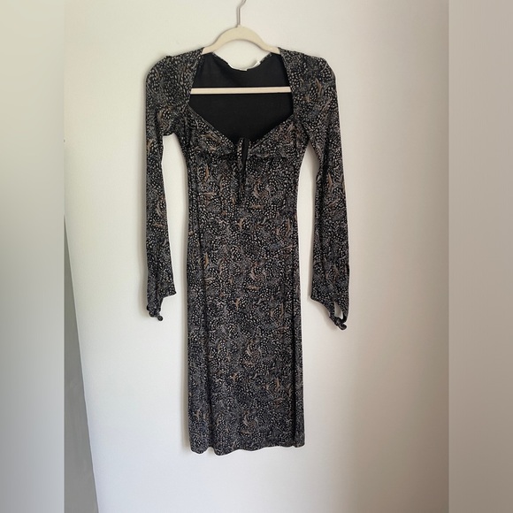 Diane Von Furstenberg Silk Feather Print Midi Body-con Dress in Black Size 4 - Picture 2 of 10